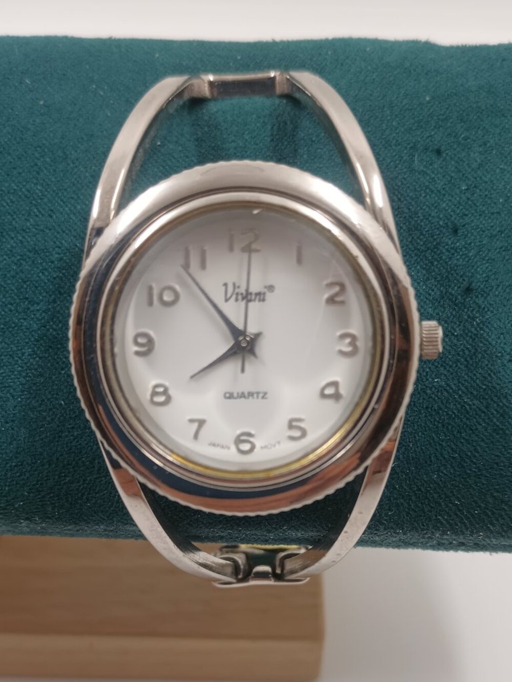 Viviani Silver Tone Hinged Bangle Quartz Watch